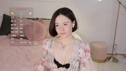 Essie  online show from 03/06/25, 01:24