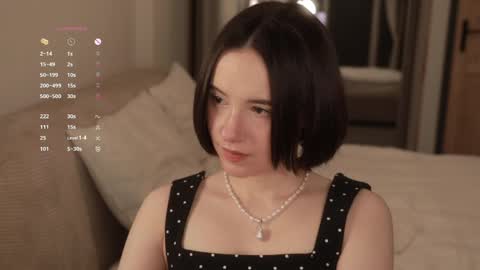 Essie  online show from 04/01/26, 06:27