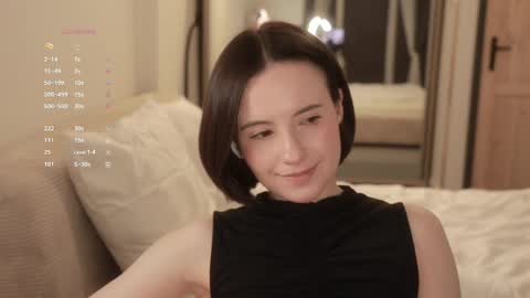 Essie  online show from 04/15/26, 07:21