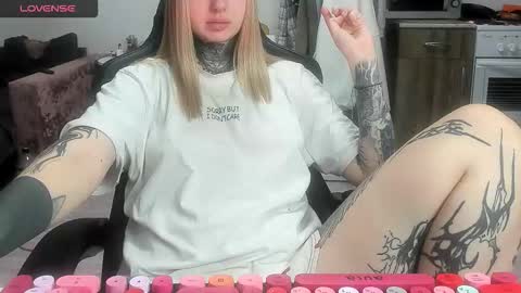 Snapshot of _feralberry__ chatting on 02/02/26, 07:29 Alis online show from 02/02/26, 07:29