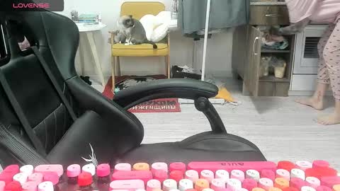 Snapshot of _feralberry__ chatting on 02/09/26, 07:45 Alis online show from 02/09/26, 07:45