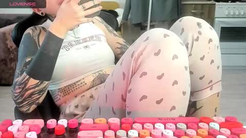 Snapshot of _feralberry__ chatting on 02/11/26, 09:25 Alis online show from 02/11/26, 09:25