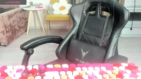 Snapshot of _feralberry__ chatting on 03/05/26, 05:14 Alis online show from 03/05/26, 05:14