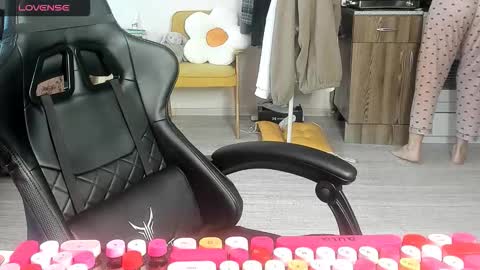 Snapshot of _feralberry__ chatting on 03/09/26, 06:50 Alis online show from 03/09/26, 06:50