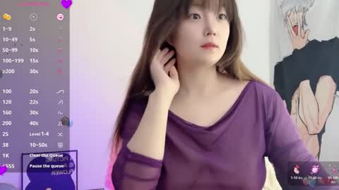 Snapshot of _flipped_ chatting on 12/17/25, 12:05 Flipped online show from 12/17/25, 12:05