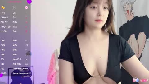 Snapshot of _flipped_ chatting on 12/18/25, 11:55 Flipped online show from 12/18/25, 11:55