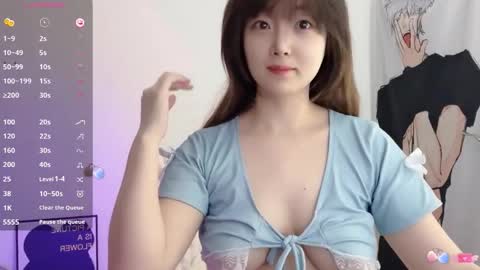 Snapshot of _flipped_ chatting on 12/23/25, 12:08 Flipped online show from 12/23/25, 12:08