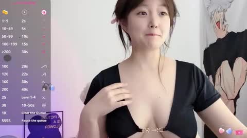 Snapshot of _flipped_ chatting on 03/21/26, 08:19 Flipped online show from 03/21/26, 08:19