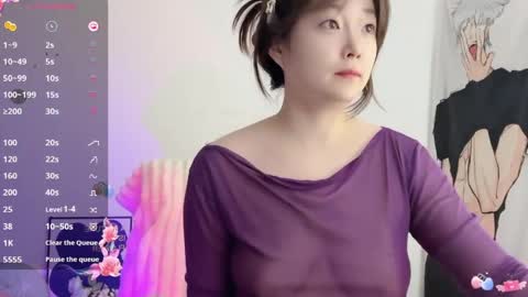 Snapshot of _flipped_ chatting on 04/15/26, 11:05 Flipped online show from 04/15/26, 11:05