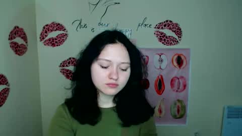 Snapshot of _foxy_lady chatting on 11/06/25, 07:20 Alice online show from 11/06/25, 07:20