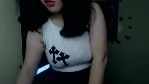 Snapshot of _foxy_lady chatting on 11/12/25, 07:31 Alice online show from 11/12/25, 07:31