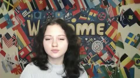 Snapshot of _foxy_lady chatting on 11/27/25, 07:21 Alice online show from 11/27/25, 07:21