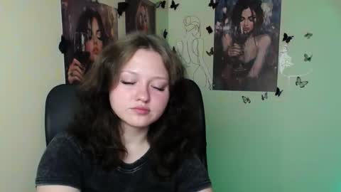 Snapshot of _foxy_lady chatting on 06/30/26, 06:03 Alice online show from 06/30/26, 06:03