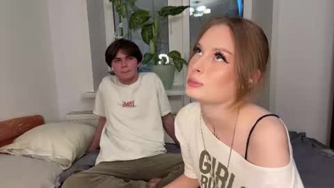 Kaithie and Jessie online show from 06/16/26, 06:43