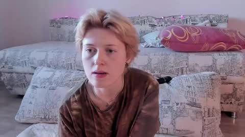 Snapshot of _freirene chatting on 04/13/26, 02:22 Iren online show from 04/13/26, 02:22