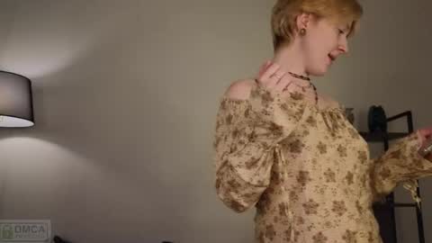 Snapshot of _freirene chatting on 04/17/26, 03:48 Iren online show from 04/17/26, 03:48