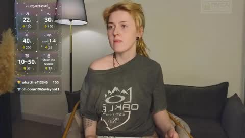 Snapshot of _freirene chatting on 04/23/26, 02:30 Iren online show from 04/23/26, 02:30