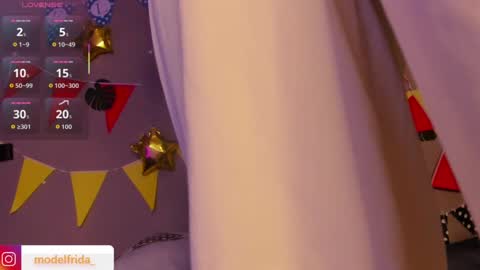 Snapshot of _frida_1 chatting on 09/23/25, 01:14 Frida online show from 09/23/25, 01:14