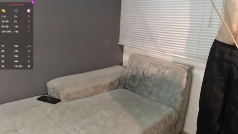 Laura  Juan online show from 02/05/25, 02:26