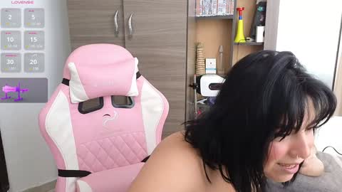 Snapshot of _gala__ chatting on 01/20/25, 12:49 we are hot friends online show from 01/20/25, 12:49