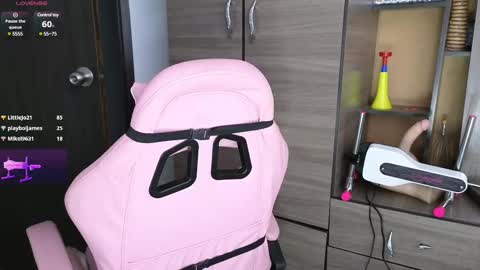 Snapshot of _gala__ chatting on 02/18/25, 10:14 we are hot friends online show from 02/18/25, 10:14