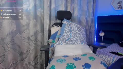 Snapshot of _giarose chatting on 01/27/25, 10:06 Gia Rose online show from 01/27/25, 10:06