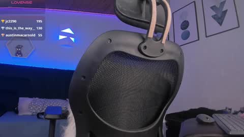 Snapshot of _giarose chatting on 02/18/25, 08:36 Gia Rose online show from 02/18/25, 08:36