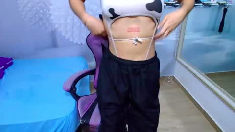 _gold_strawberry_ online show from 05/11/26, 02:06