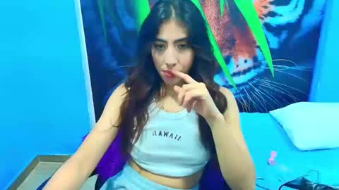 _gold_strawberry_ online show from 05/16/26, 02:49