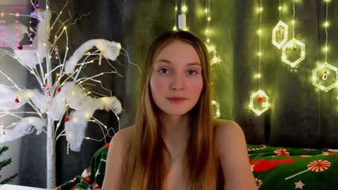 Snapshot of _green_green_ chatting on 12/27/24, 04:15 Milly online show from 12/27/24, 04:15