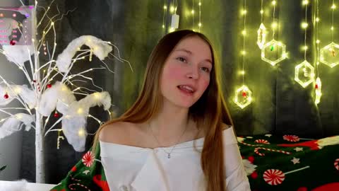 Snapshot of _green_green_ chatting on 12/30/24, 01:04 Milly online show from 12/30/24, 01:04