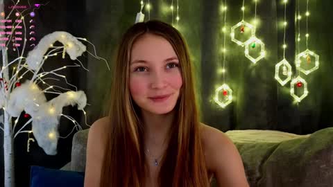 Snapshot of _green_green_ chatting on 01/05/25, 04:58 Milly online show from 01/05/25, 04:58