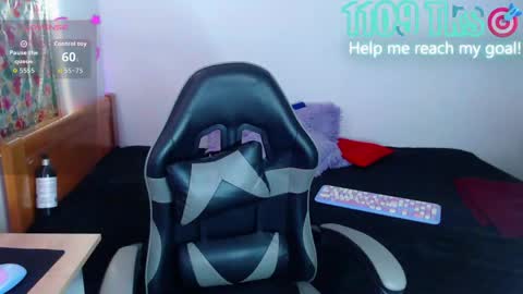 Gwen online show from 05/13/26, 08:34