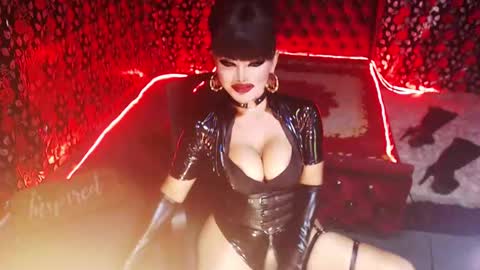 Snapshot of _hailyourqueenx chatting on 12/26/24, 04:58 GoDDess  Chloe online show from 12/26/24, 04:58