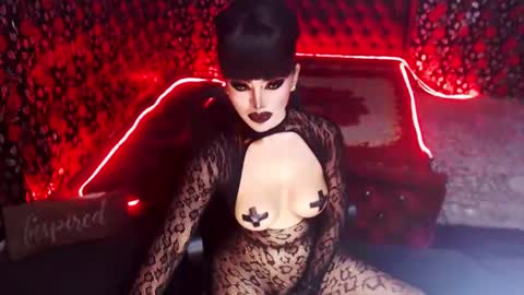 Snapshot of _hailyourqueenx chatting on 01/13/25, 02:28 GoDDess  Chloe online show from 01/13/25, 02:28