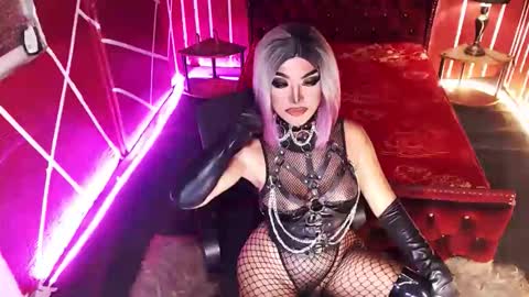 Snapshot of _hailyourqueenx chatting on 09/30/25, 08:58 GoDDess  Chloe online show from 09/30/25, 08:58