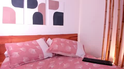 Snapshot of _hanna_johnson_ chatting on 01/06/25, 12:37 Hanna johnson online show from 01/06/25, 12:37