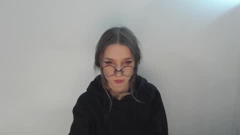 Snapshot of _hanna_moon_ chatting on 12/19/25, 12:12 Hannaolotl online show from 12/19/25, 12:12