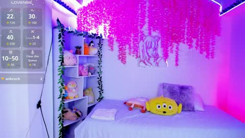 Hanna Botero online show from 03/31/26, 07:36