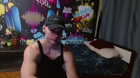 Snapshot of _happydayleon_ chatting on 09/15/25, 12:21 _happydayleon_ online show from 09/15/25, 12:21