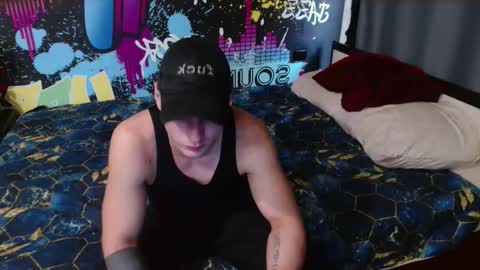 Snapshot of _happydayleon_ chatting on 09/20/25, 07:42 _happydayleon_ online show from 09/20/25, 07:42