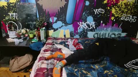 Snapshot of _happydayleon_ chatting on 09/26/25, 10:14 _happydayleon_ online show from 09/26/25, 10:14