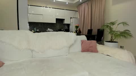 Julia online show from 01/29/25, 11:41