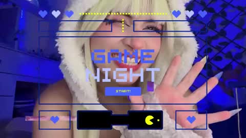 Snapshot of _heavenly_blue_ chatting on 10/15/25, 12:33 Bluey online show from 10/15/25, 12:33