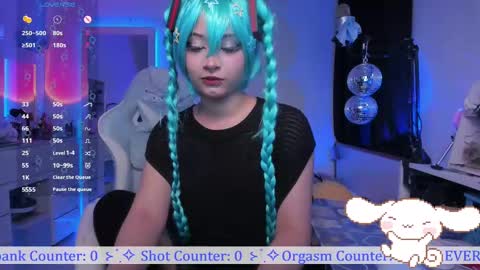 Snapshot of _heavenly_blue_ chatting on 11/23/25, 02:00 Bluey online show from 11/23/25, 02:00