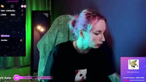 Snapshot of _helencarter chatting on 04/24/26, 08:33 Helen Carter 3 Next stream 2330 MSC online show from 04/24/26, 08:33