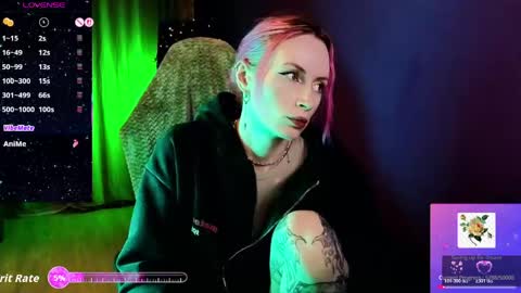 Snapshot of _helencarter chatting on 05/28/26, 08:17 Helen Carter 3 Next stream 2330 MSC online show from 05/28/26, 08:17