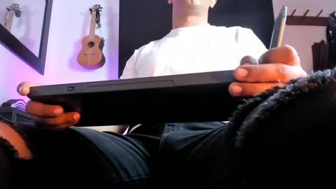 Snapshot of _heracles1 chatting on 12/25/24, 04:00 Heracles online show from 12/25/24, 04:00