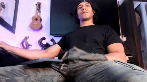 Snapshot of _heracles1 chatting on 10/05/25, 03:43 Heracles online show from 10/05/25, 03:43