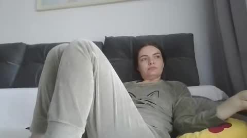 Snapshot of _hidden_frommymoom_ chatting on 05/10/26, 09:03 Criss4u online show from 05/10/26, 09:03